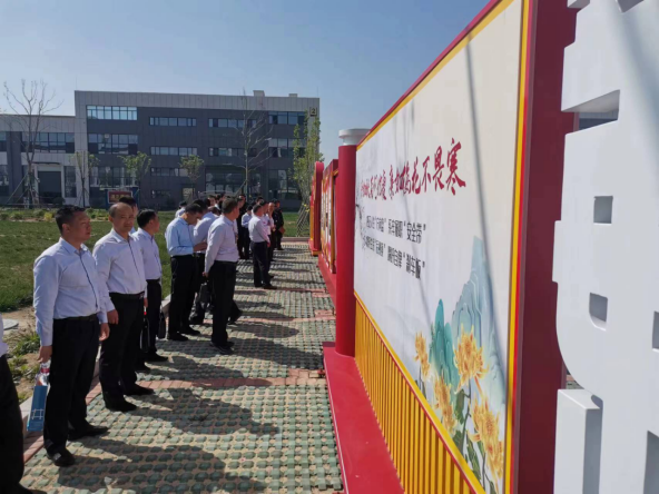 交通工程公司黨建品牌創(chuàng)建工作經(jīng)驗(yàn)做法被國(guó)家重點(diǎn)新聞網(wǎng)站宣傳報(bào)道650.png